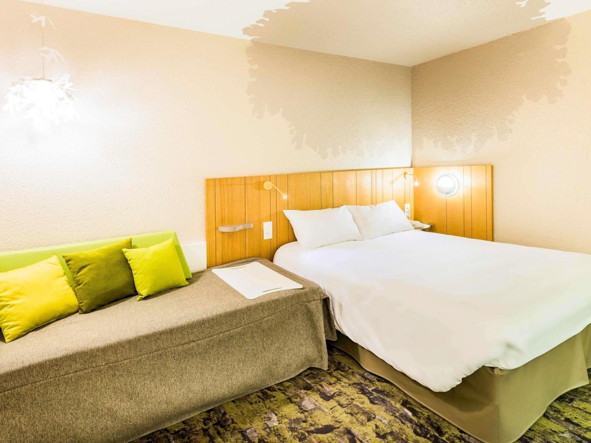 ไอบิส สไตล์ ตูร์ ซุด Hotel ช็องเบรย์-เล-ตูร์ ภายนอก รูปภาพ