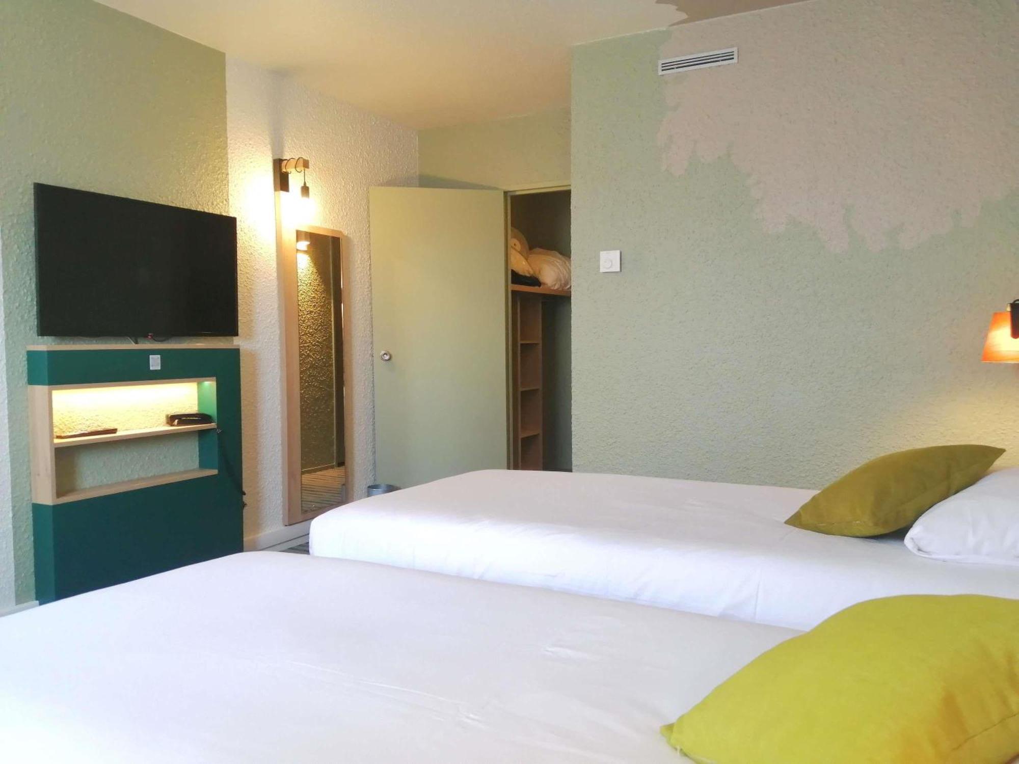 ไอบิส สไตล์ ตูร์ ซุด Hotel ช็องเบรย์-เล-ตูร์ ภายนอก รูปภาพ