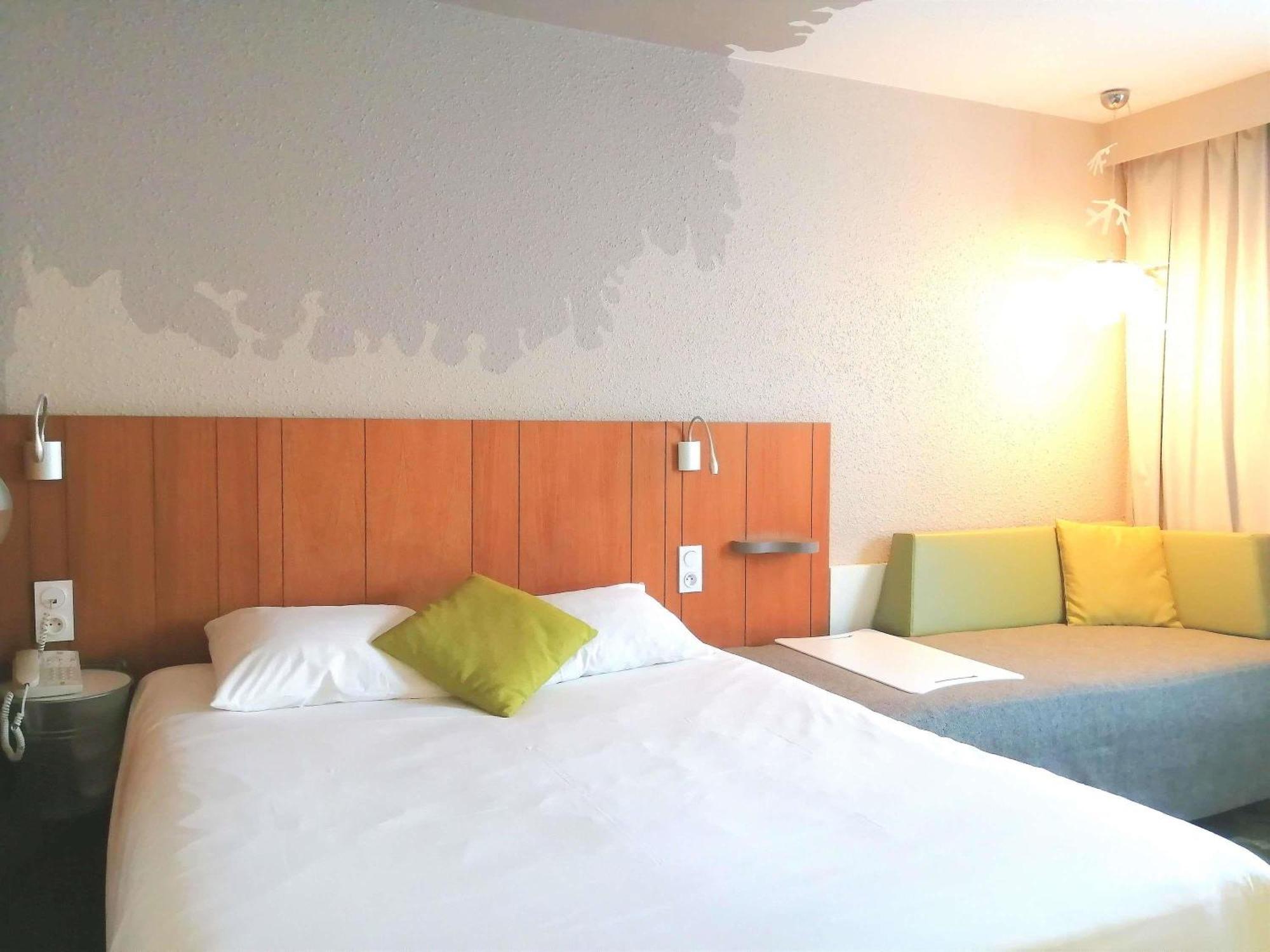 ไอบิส สไตล์ ตูร์ ซุด Hotel ช็องเบรย์-เล-ตูร์ ภายนอก รูปภาพ