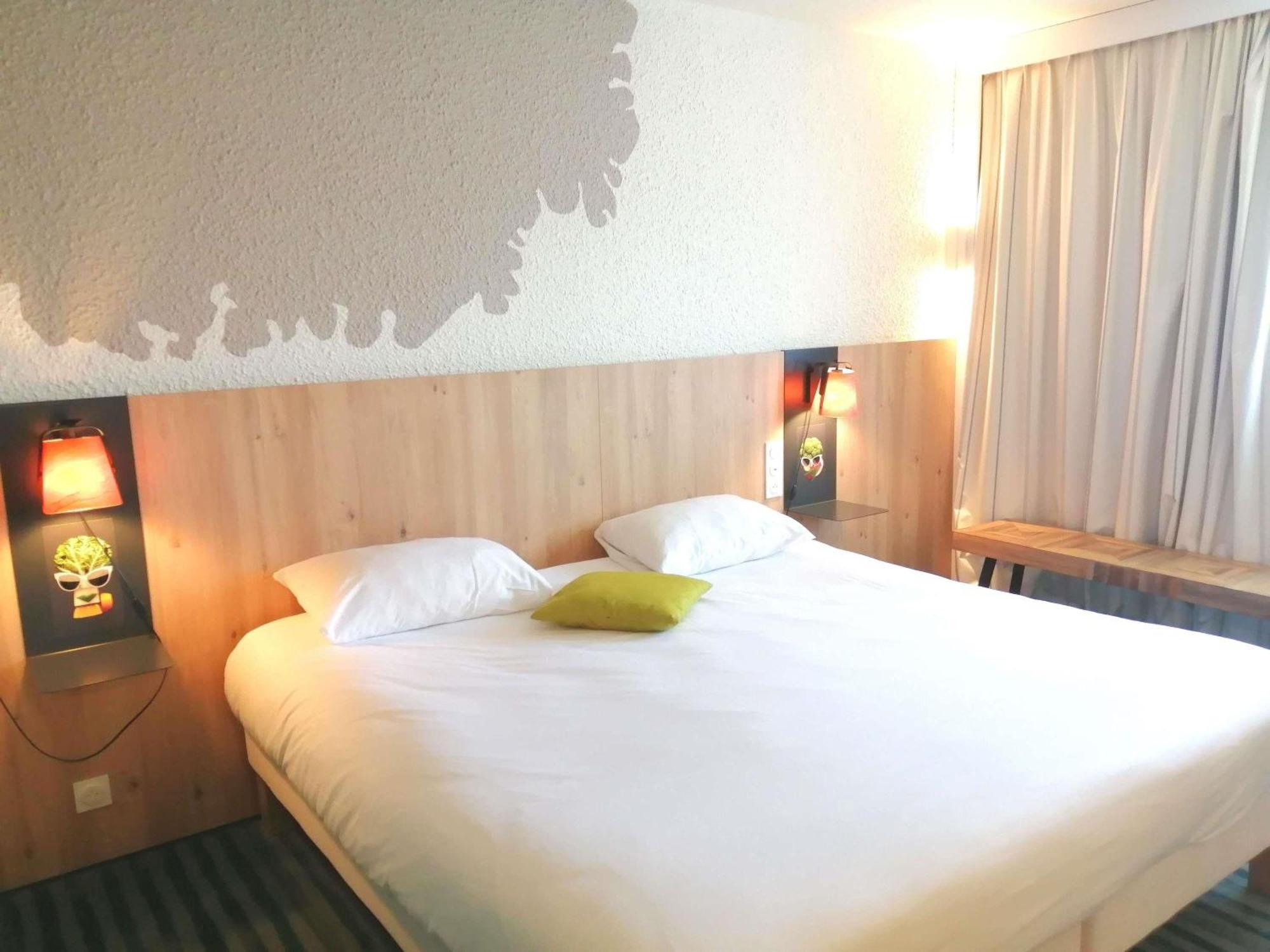 ไอบิส สไตล์ ตูร์ ซุด Hotel ช็องเบรย์-เล-ตูร์ ภายนอก รูปภาพ